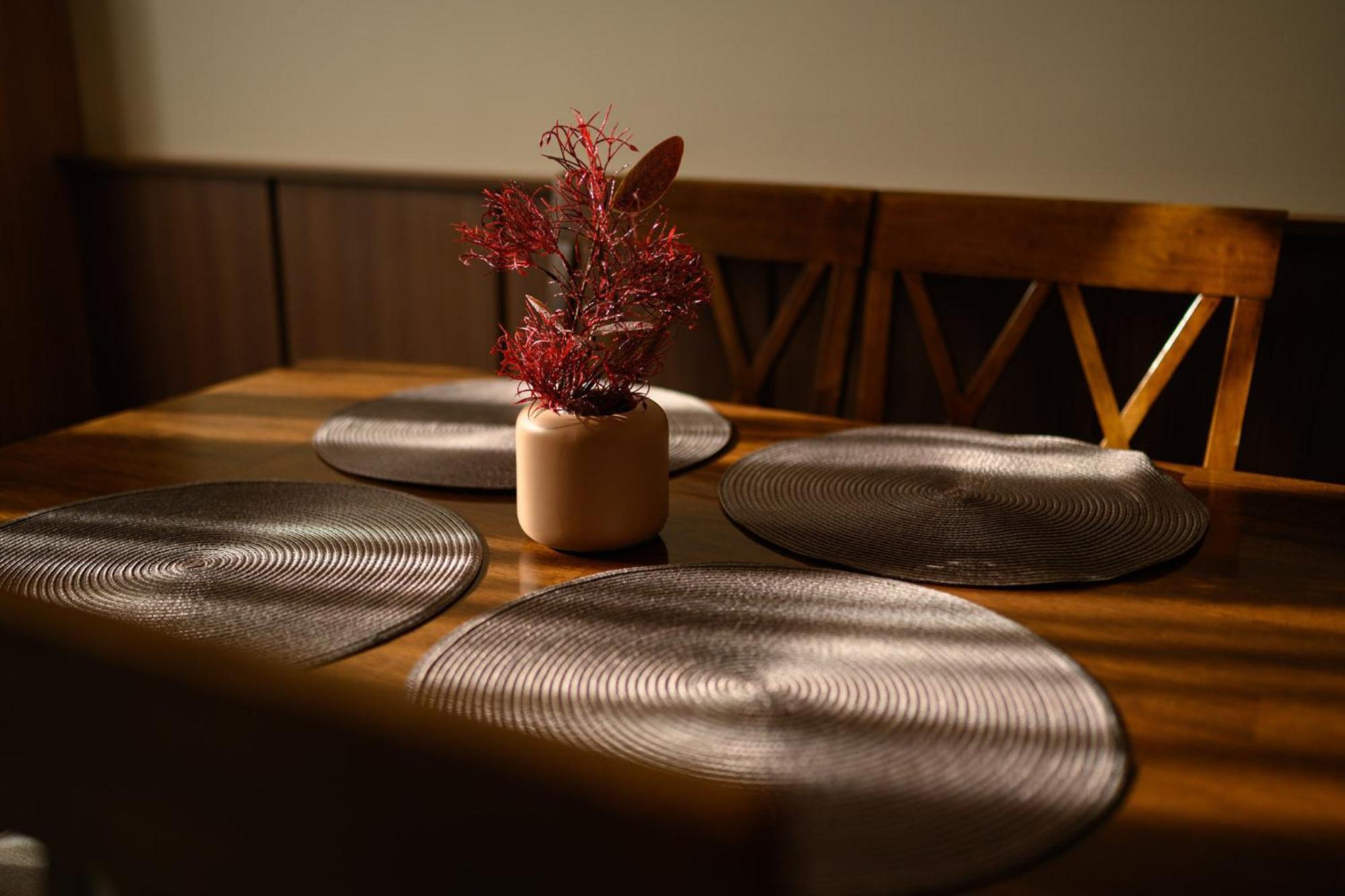 Szilfa Etterem Mariann Apartman ハイデゥソボスロー エクステリア 写真